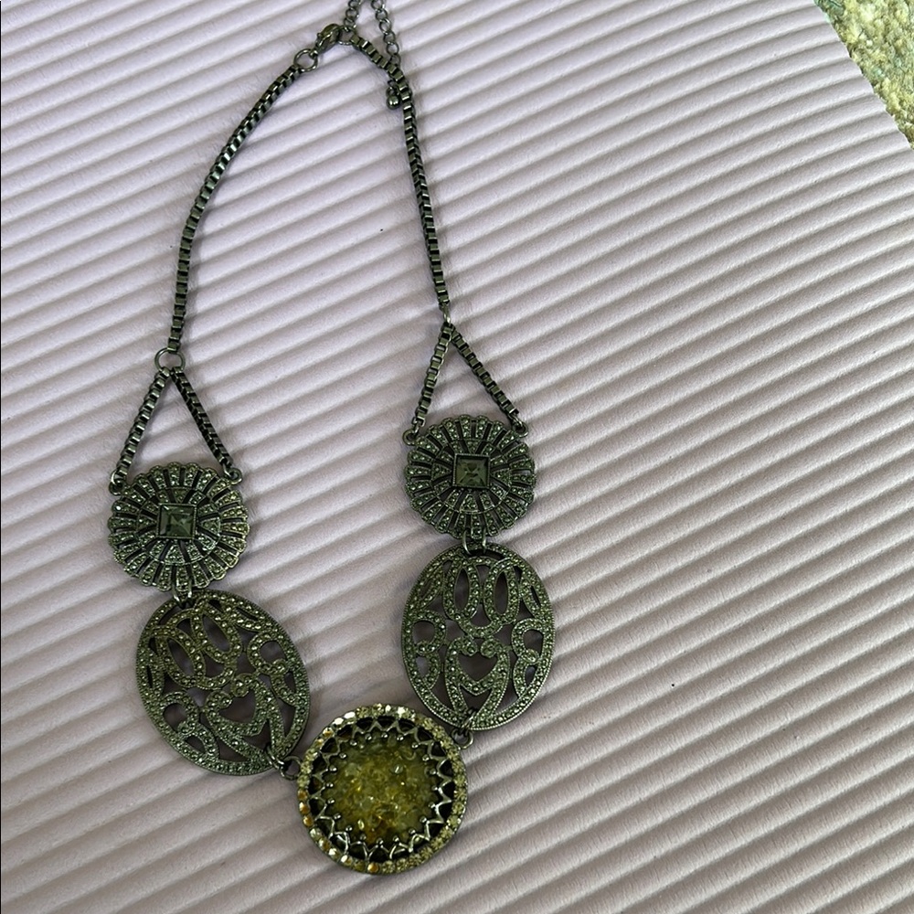 Elegant Silver Statement Necklace - Picture 4 of 10